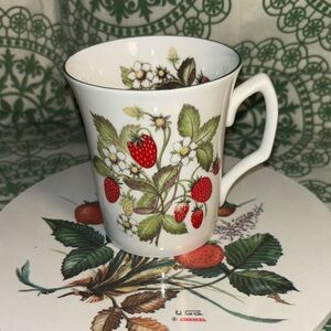 Charming Strawberry Design Mug